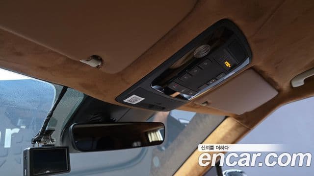 Kia Carnival 2021 — ფოტო 19/20