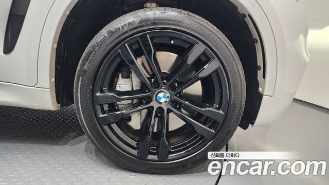 BMW X6 2018 — Şəkil 6/20