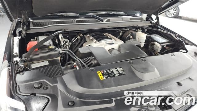 Cadillac Escalade 2018 — ფოტო 6/20