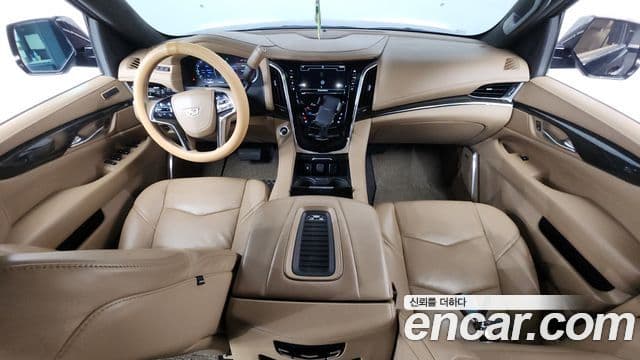 Cadillac Escalade 2018 — ფოტო 7/20