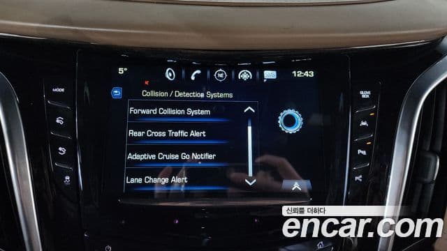 Cadillac Escalade 2018 — ფოტო 16/20