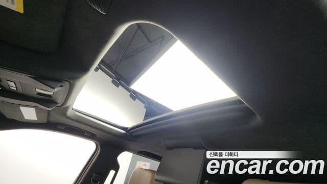 Cadillac Escalade 2018 — ფოტო 18/20