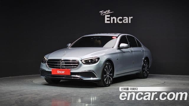 Mercedes-Benz E-Class 2021 — Фото 1/20