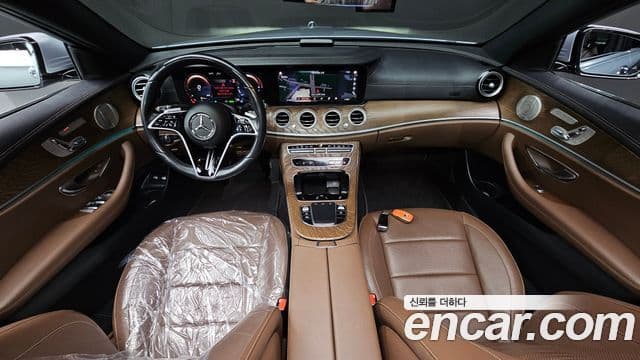 Mercedes-Benz E-Class 2021 — Фото 7/20