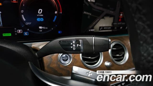 Mercedes-Benz E-Class 2021 — Фото 9/20