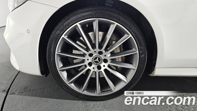 Mercedes-Benz E-Class 2019 — ფოტო 5/20