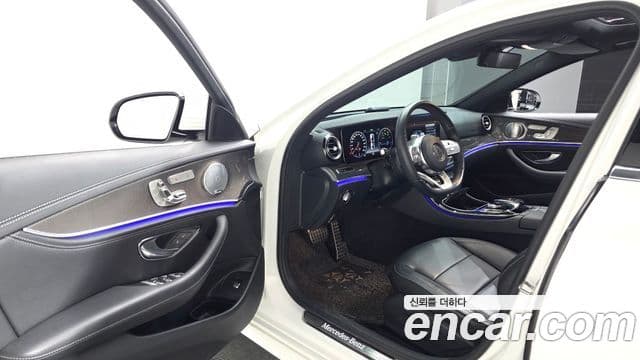 Mercedes-Benz E-Class 2019 — ფოტო 12/20