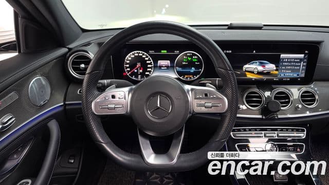 Mercedes-Benz E-Class 2019 — ფოტო 13/20