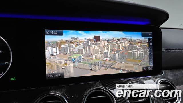 Mercedes-Benz E-Class 2019 — ფოტო 14/20