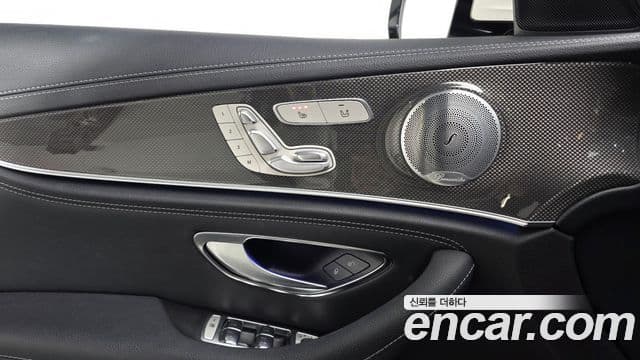 Mercedes-Benz E-Class 2019 — ფოტო 19/20