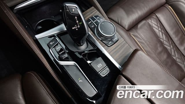 BMW 5 Series 2020 — Photo 16/20
