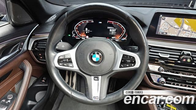 BMW 5 Series 2020 — Photo 19/20