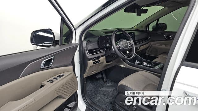 Kia Carnival 2024 — фото 10 из 20