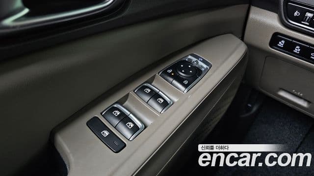 Kia Carnival 2024 — фото 13 из 20