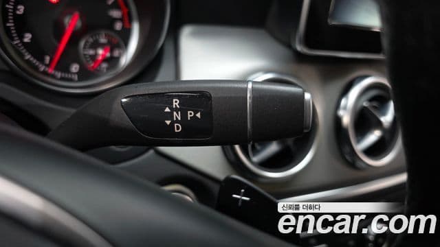 Mercedes-Benz GLA-Class 2019 — ფოტო 9/20
