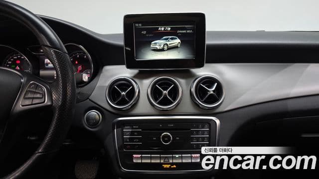 Mercedes-Benz GLA-Class 2019 — ფოტო 14/20