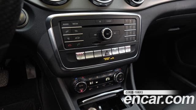 Mercedes-Benz GLA-Class 2019 — ფოტო 16/20