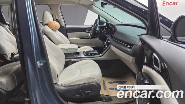 Kia Carnival 2021 — ფოტო 10/20