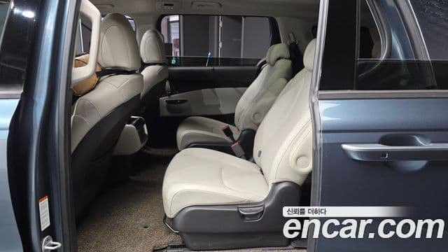 Kia Carnival 2021 — Şəkil 12/20