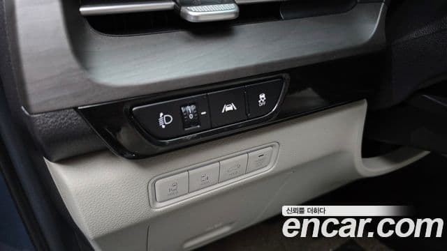 Kia Carnival 2021 — Şəkil 16/20