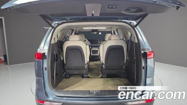 Kia Carnival 2021 — ფოტო 20/20