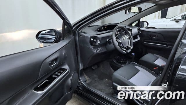 Toyota Prius C 2020 — Şəkil 12/20