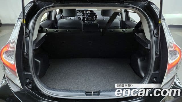 Toyota Prius C 2020 — Şəkil 14/20