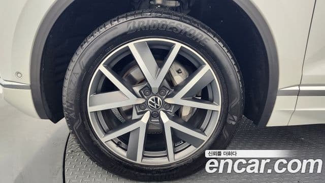 Volkswagen Touareg 2023 — фото 5 из 20