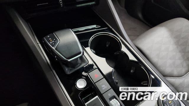 Volkswagen Touareg 2023 — Şəkil 9/20