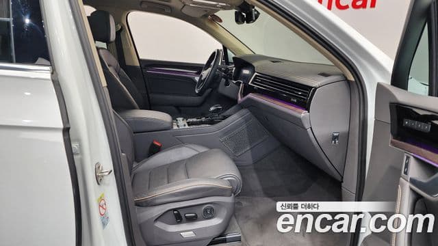 Volkswagen Touareg 2023 — Şəkil 11/20