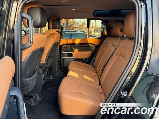 Land Rover Defender 2023 — ფოტო 8/19