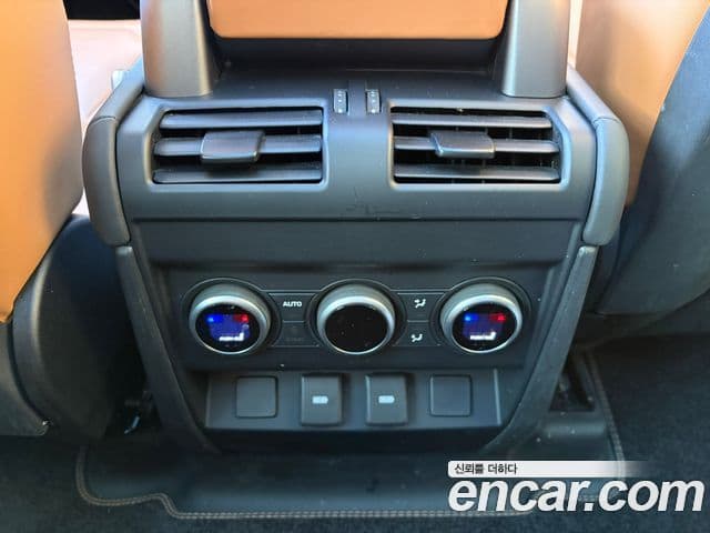 Land Rover Defender 2023 — ფოტო 9/19