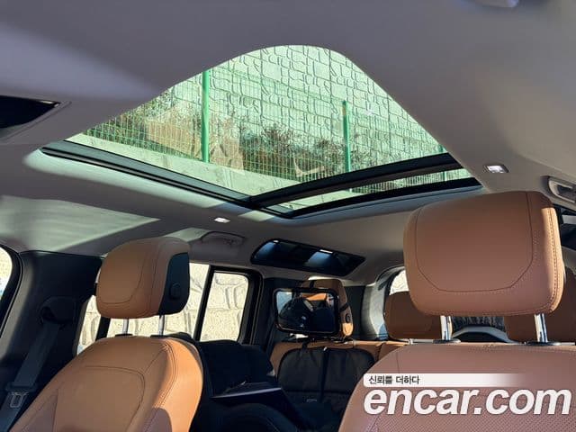 Land Rover Defender 2023 — ფოტო 13/19