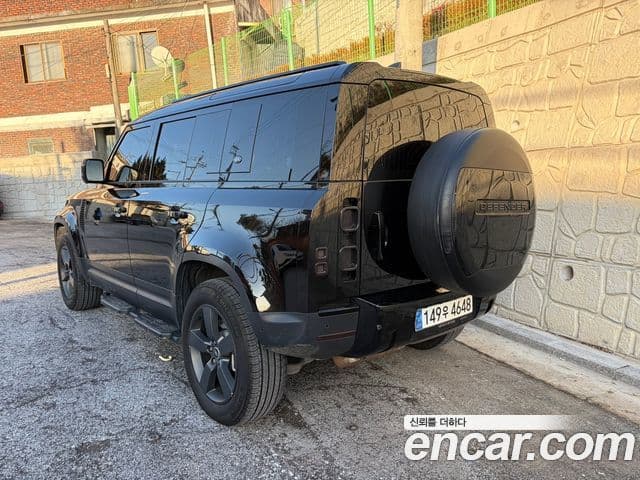 Land Rover Defender 2023 — ფოტო 18/19