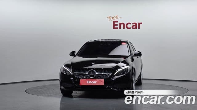 Mercedes-Benz C-Class 2018 — ფოტო 3/20