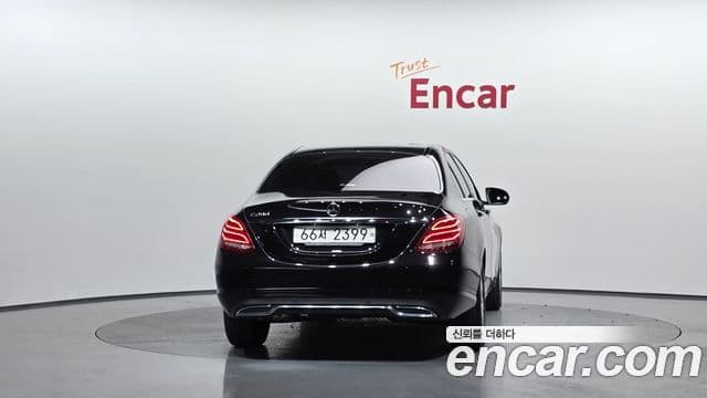 Mercedes-Benz C-Class 2018 — ფოტო 4/20