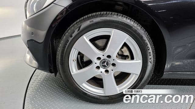 Mercedes-Benz C-Class 2018 — ფოტო 5/20