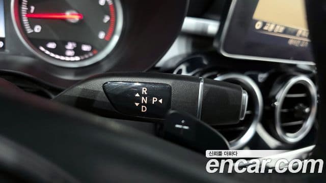 Mercedes-Benz C-Class 2018 — ფოტო 9/20