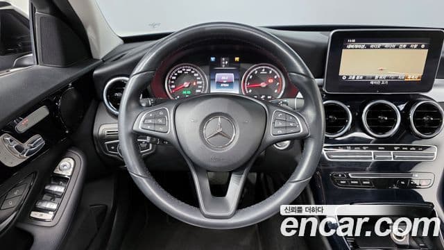 Mercedes-Benz C-Class 2018 — ფოტო 13/20