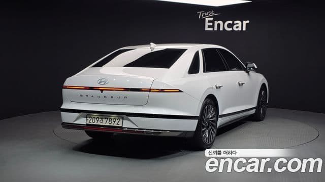 Hyundai Grandeur 2023 — Фото 2/20