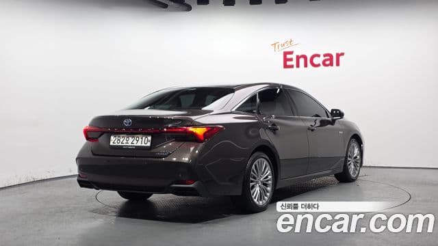 Toyota Avalon 2019 — Фото 1/20