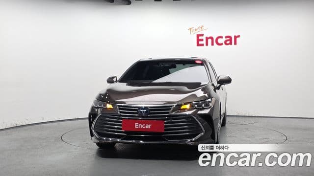 Toyota Avalon 2019 — Фото 2/20