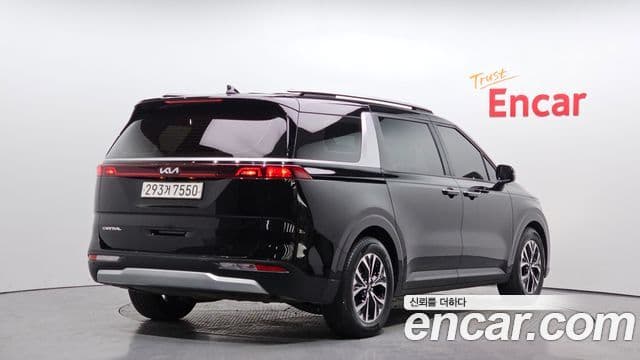 Kia Carnival 2023 — ფოტო 2/20