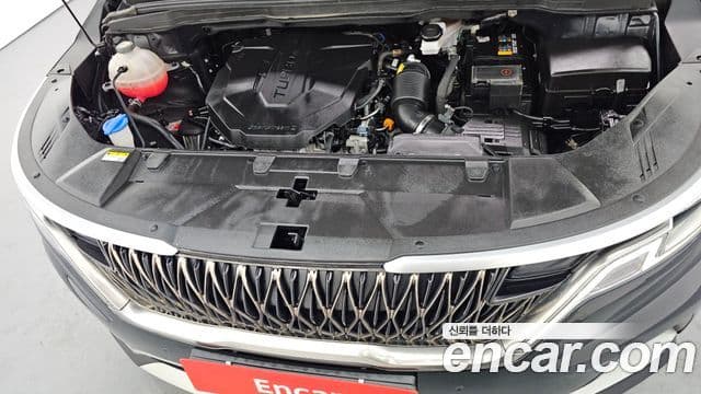 Kia Carnival 2023 — ფოტო 6/20