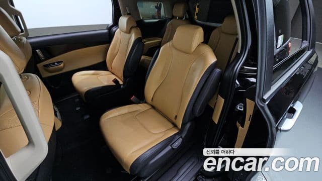 Kia Carnival 2023 — Şəkil 12/20