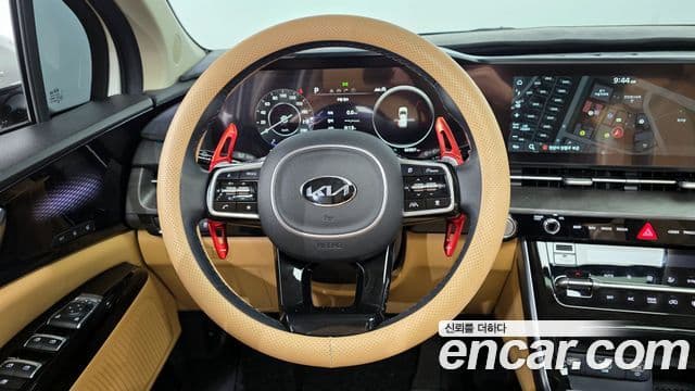 Kia Carnival 2020 — ფოტო 13/20