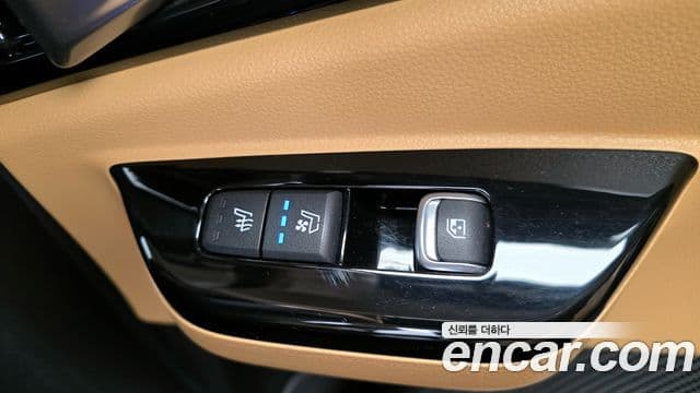 Kia Carnival 2020 — ფოტო 17/20