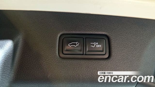 Kia Carnival 2020 — ფოტო 18/20