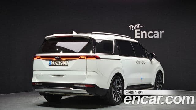 Kia Carnival 2023 — Фото 2/20
