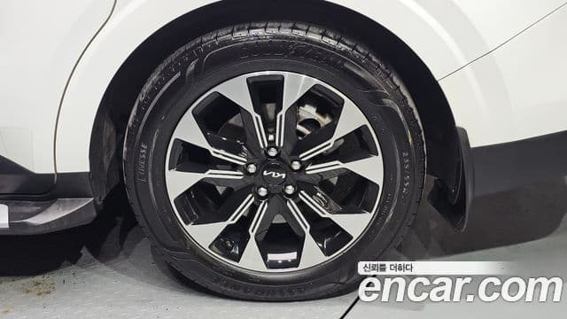 Kia Carnival 2023 — Фото 5/20